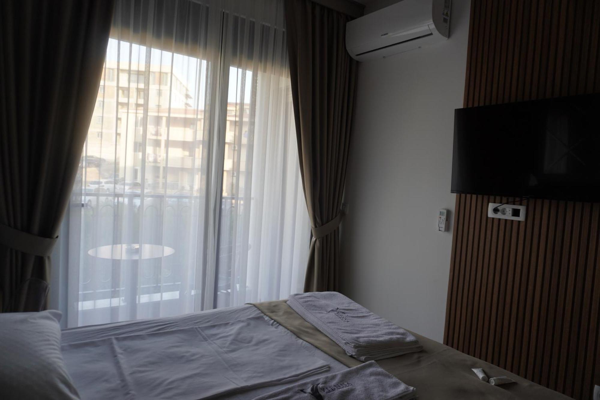 Vienna Luxury Apartments Добра Вода Екстер'єр фото